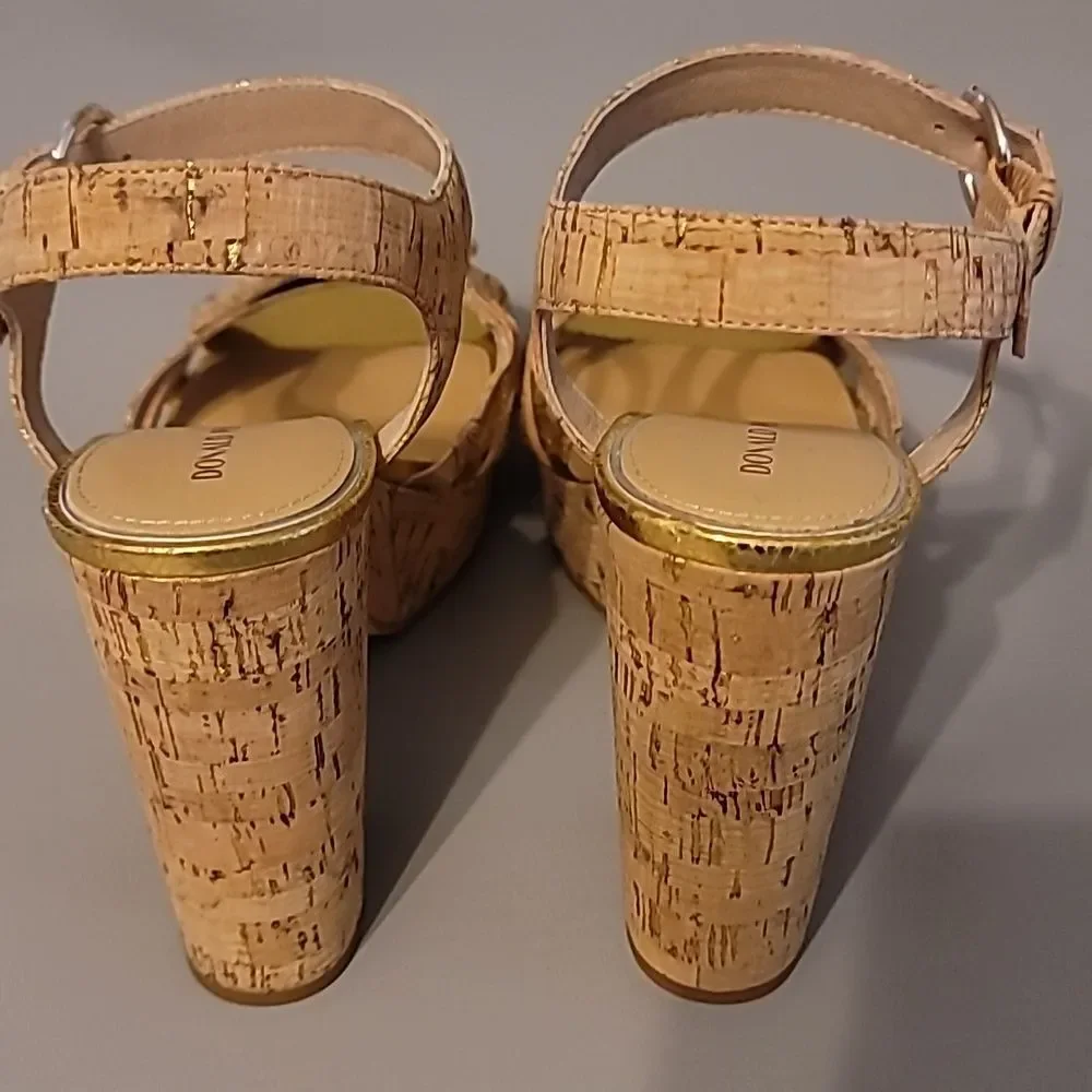Donald J. Pliner Galatea Crystal Platform Wedge Sandals Size 10 M